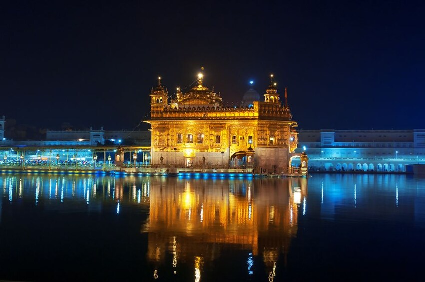 Golden Temple,Wagah Border & lunch with private transfers