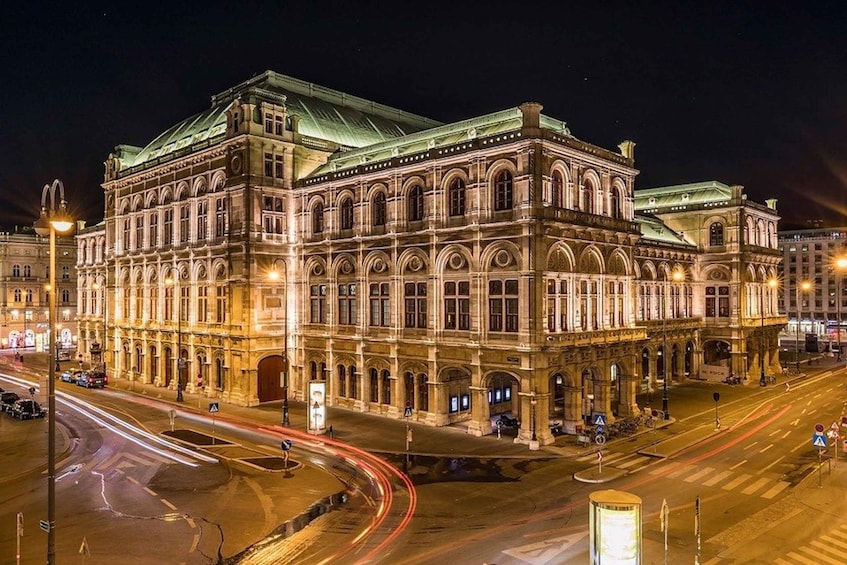 Picture 1 for Activity Vienna: Walking Tour of the Historic Ringstrasse