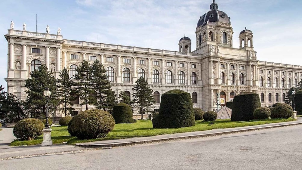 Vienna: Walking Tour of the Historic Ringstrasse