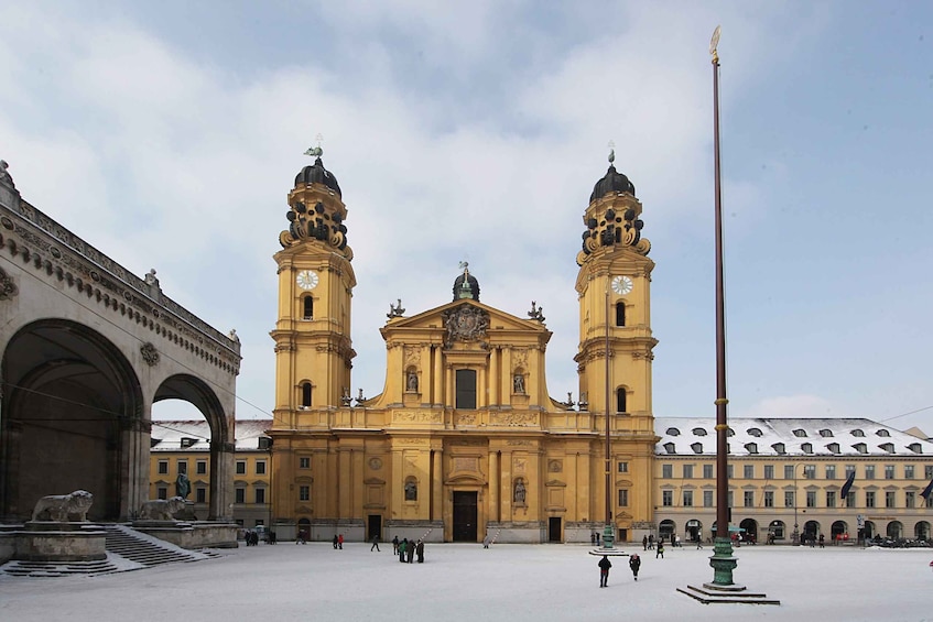 Picture 7 for Activity Munich: Walking Tour Old Town and Viktualienmarkt