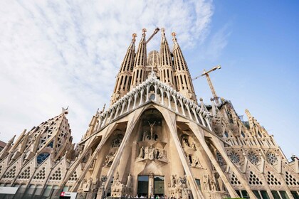 Barcelona: Sagrada Familia Hopp over køen Inngang Billett og tur