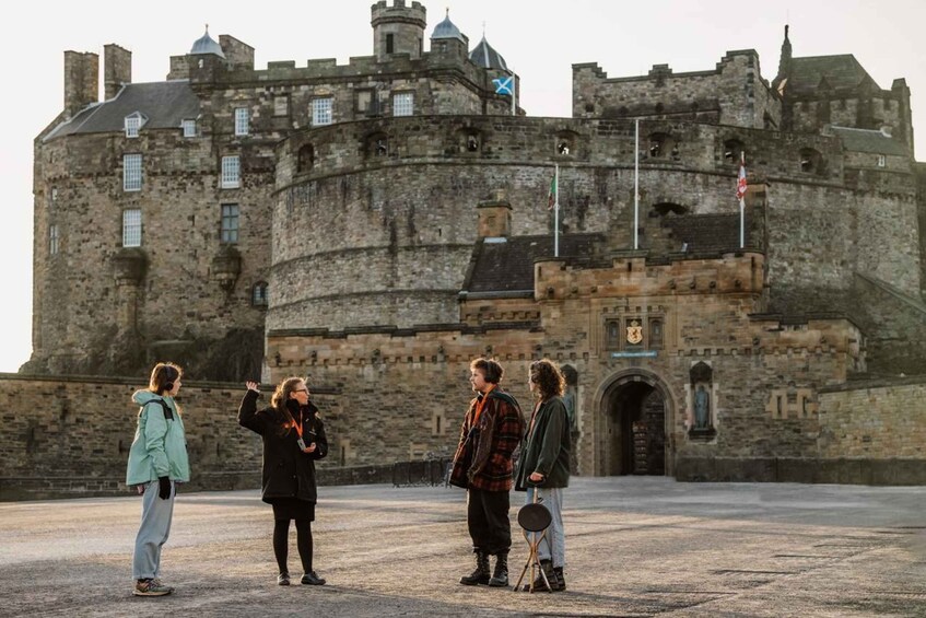 Edinburgh: Small-Group Old Town Historical Walking Tour