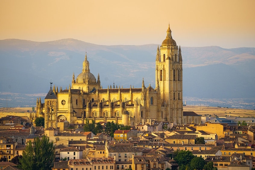 From Madrid: Segovia & Toledo Tour with Alcazar and Optional Cathedral 