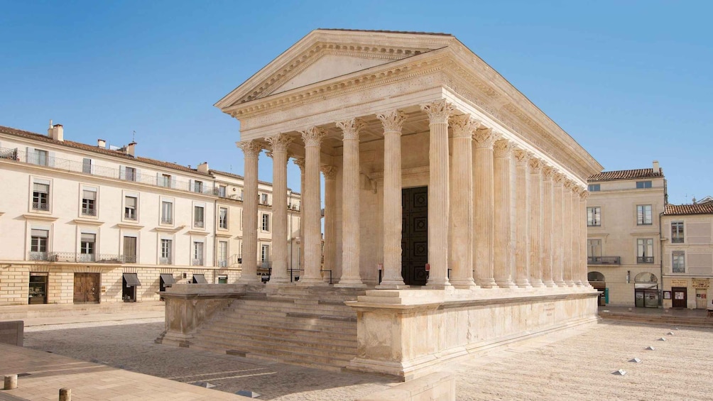 Picture 1 for Activity Nimes: Private Walking Tour of the Historical Center