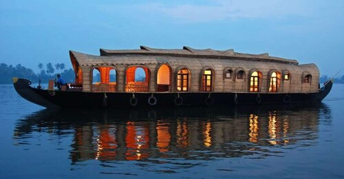 Cochin: Alleppey Backwater Private Day Cruise dengan Houseboat