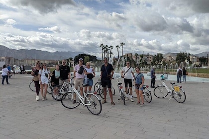 Bike tour of the historic centre of Palermo with tasting