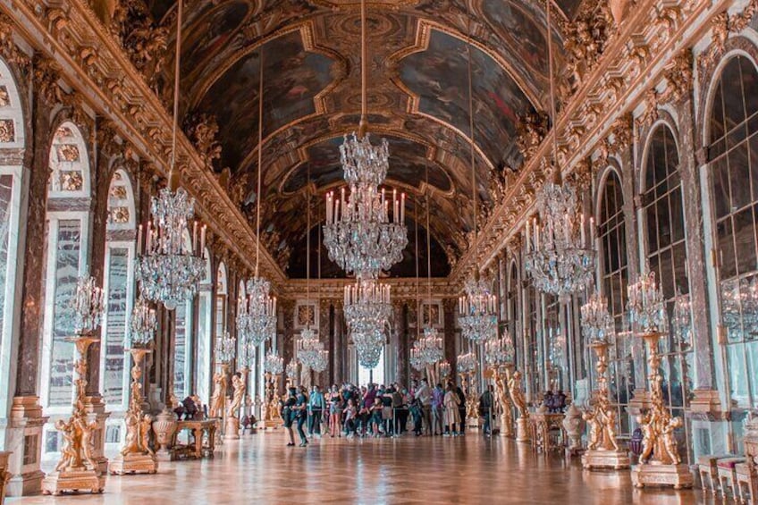 Versailles Palace Live Tour with Gardens Access from Paris