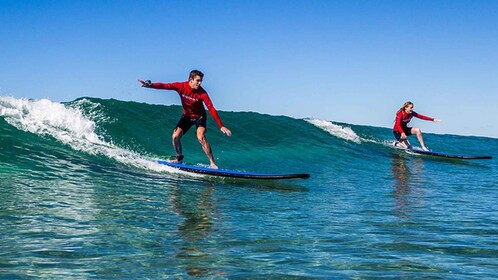 2-tunnin ryhmäsurffitunti Broadbeachissa Gold Coastilla
