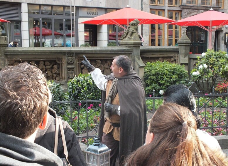 Cologne: The Night Watchman Old Town Walking Tour in German