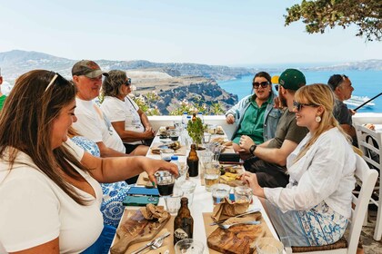 Fira: Geführte Foodie Walking Tour mit Verkostungen