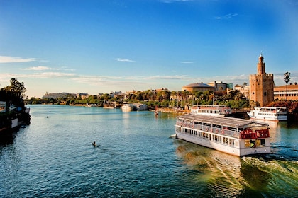 Sevilla Insólita: Visita de 2,5 horas y Crucero