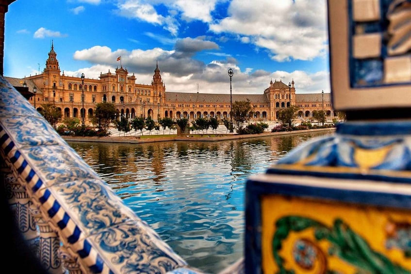 Picture 2 for Activity Unusual Seville: 2.5-Hour Tour and Cruise