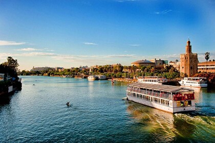 Sevilla Insólita: Visita de 2,5 horas y Crucero