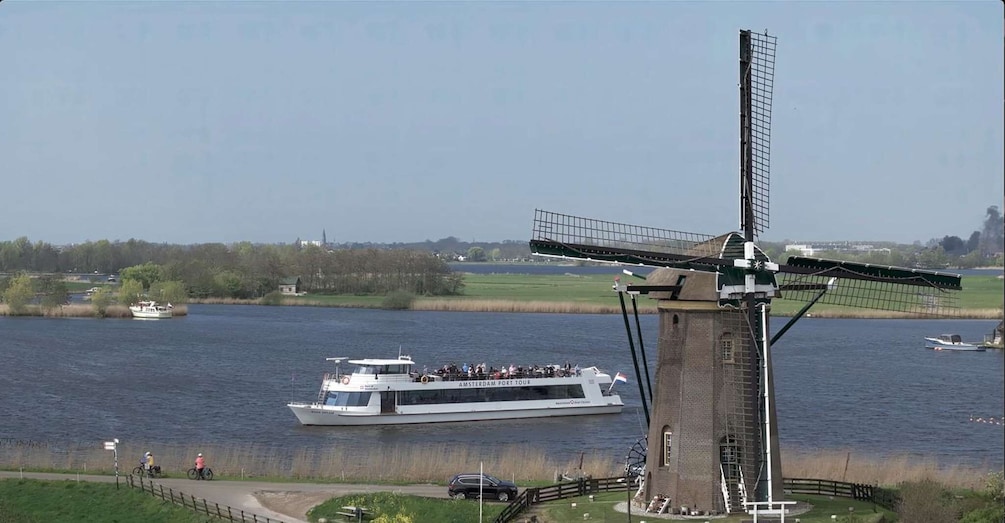 Picture 16 for Activity Amsterdam: Tour to Keukenhof Gardens with Windmill Cruise