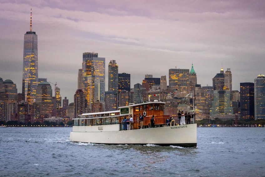 Picture 1 for Activity New York City: Sunset Yacht Cruise