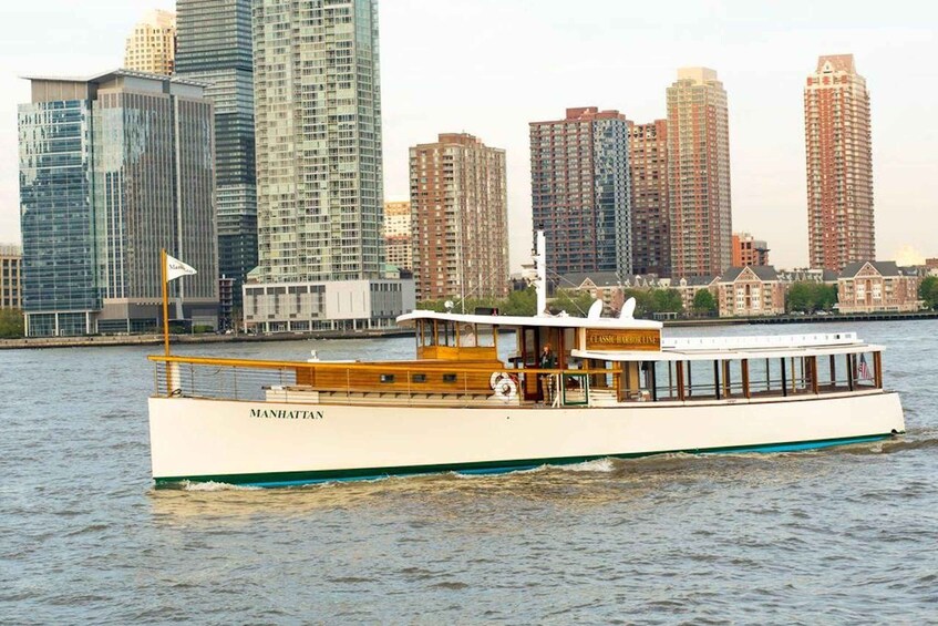 Picture 3 for Activity New York City: Sunset Yacht Cruise