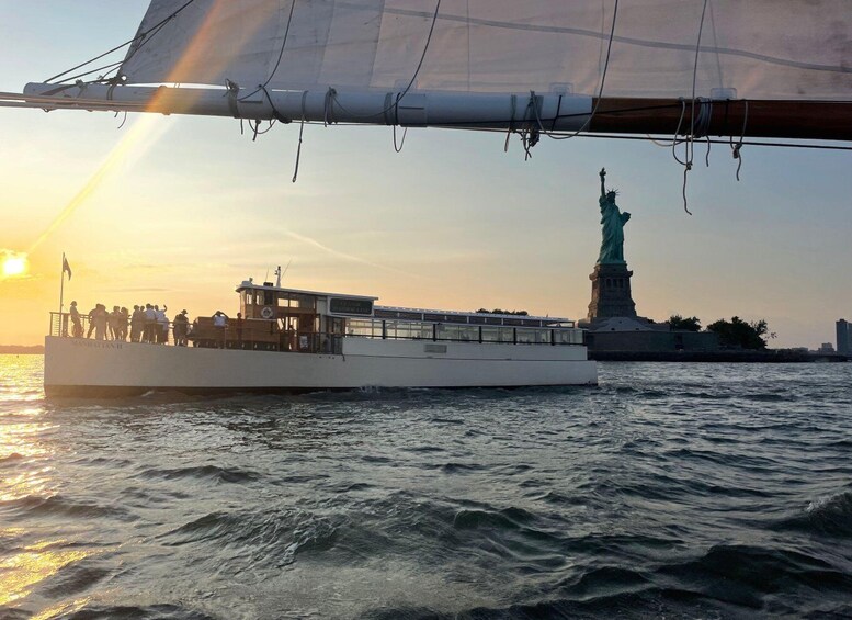 Picture 30 for Activity New York City: Sunset Yacht Cruise