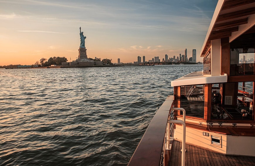 Picture 7 for Activity New York City: Sunset Yacht Cruise