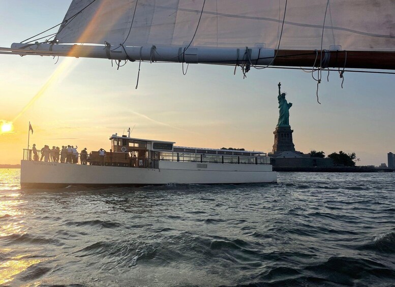 Picture 23 for Activity New York City: Sunset Yacht Cruise