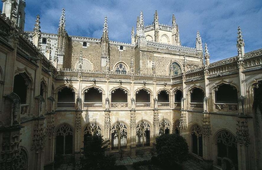 Picture 14 for Activity Toledo: Private Monuments Walking Tour with Monument Entry