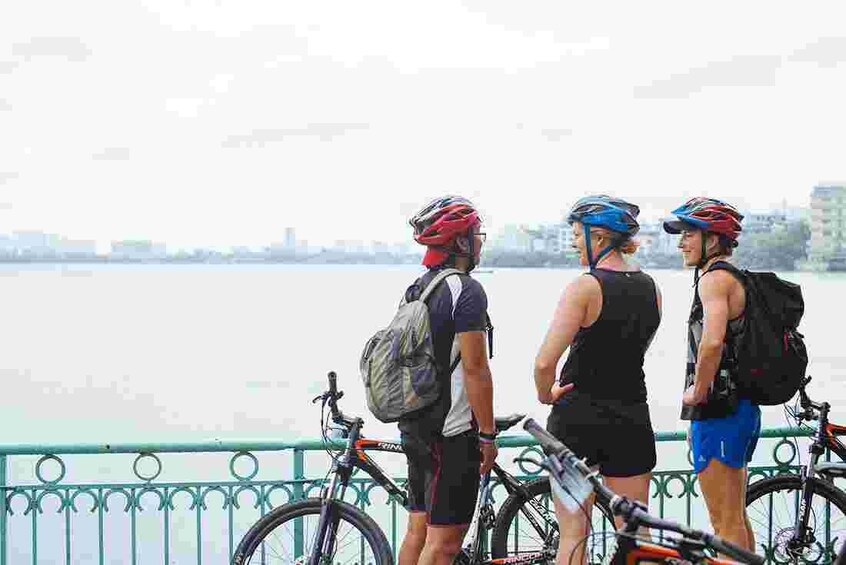 Early Morning Bicycle Tour in Hanoi