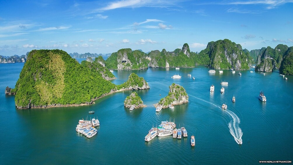 Private Halong Bay Cruise from Hanoi Day Tour