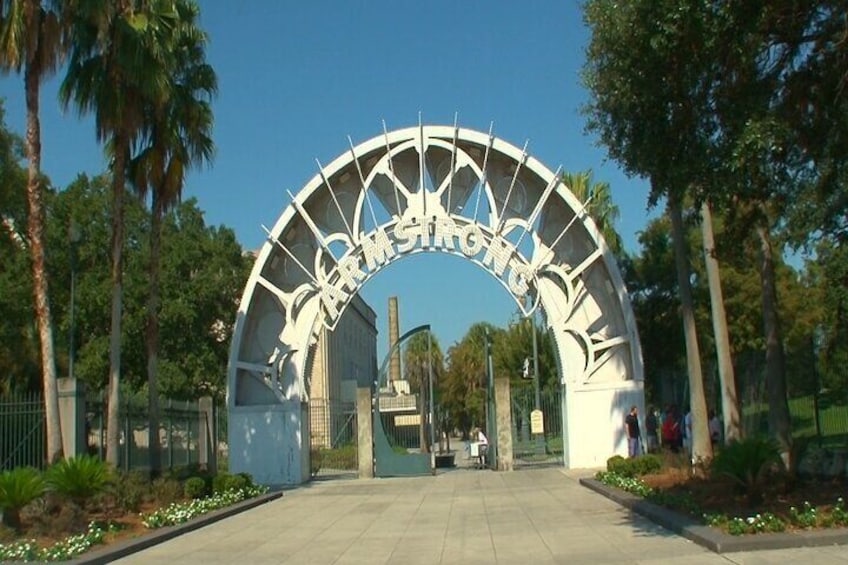 New Orleans Private City and Cemetery Tour (Up to 25 passengers)