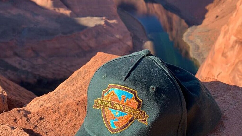Lower Antelope Canyon & Horseshoe Bend Bus Tour 
