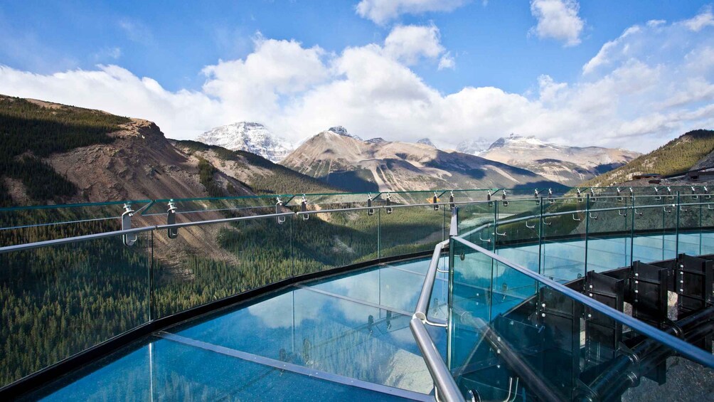 Picture 1 for Activity Jasper: Columbia Icefield Skywalk