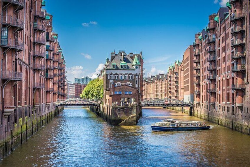 Traditional German Food and Hamburg Old Town Private Tour