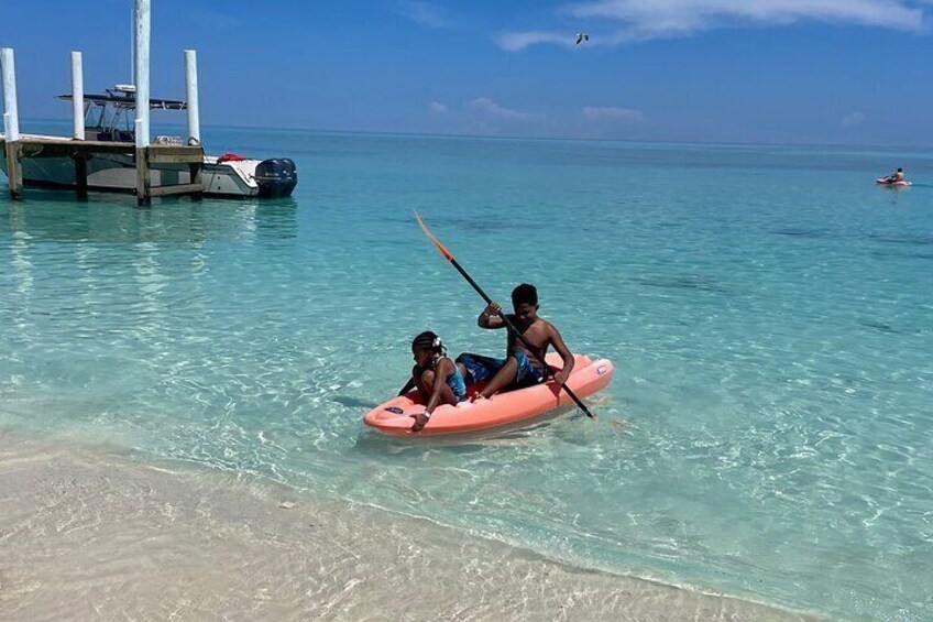 Private 40-Foot Adventure to Rose Island: Snorkel, Swim and Sip