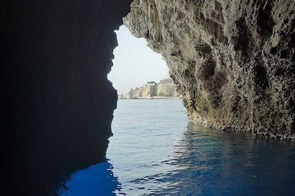 2-timers udflugt til den blå grotte i Taormina i Isola Bella