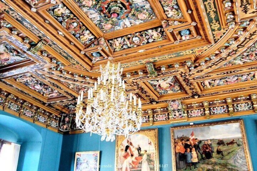 Explore Frederiksborg Castle: Private Day Trip from Copenhagen