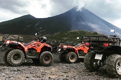 パカヤ火山 ATV ツアー