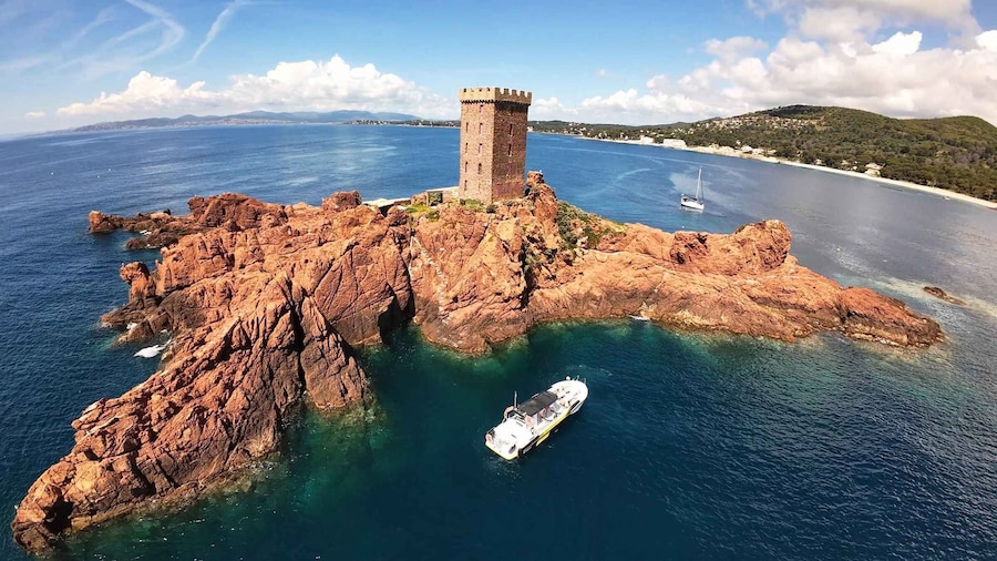 Excursion Calanques Éstérel en Bateau Vedette + Baignade