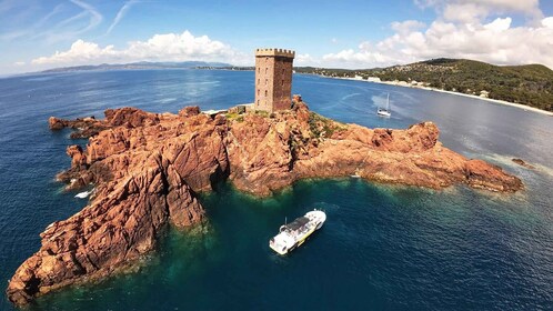 Fréjus: Sea and Creeks Boat Tour with Snorkelling and Drinks