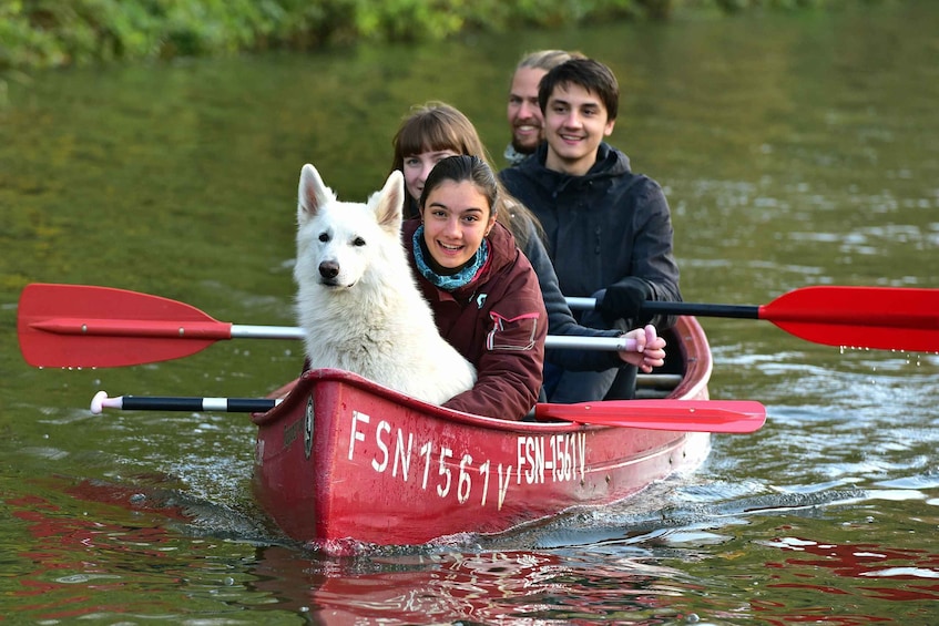 Leipzig: Karl-Heine-Canal 2 - Hour Canoe Tour up to 3 people