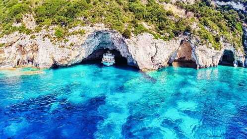 Depuis Corfou : Journée croisière à Paxos, Antipaxos et les Grottes Bleues