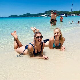 Airlie Beach: Whitehaven Beach BBQ & Hill Inlet Adventure