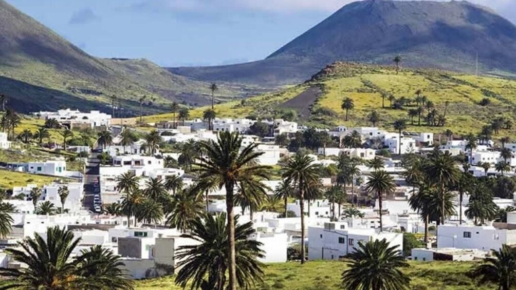 North Lanzarote tour: La Corona Vulcano and Haría