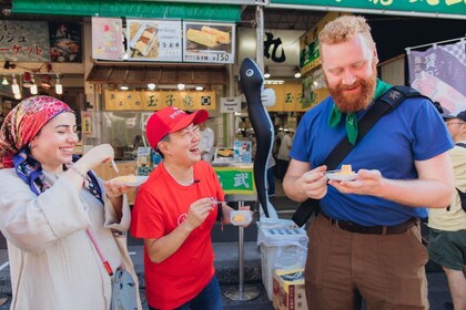 Tur Kelompok Kecil di Pasar Ikan Tsukiji Tokyo dengan Penduduk Lokal
