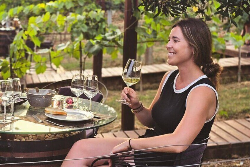 Savor the flavors of Albania with a wine-tasting experience in the vineyards of Durrës—where tradition, taste, and breathtaking views come together. ✨