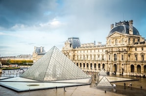 Combo : Louvre Skip-The-Line ticket & 1-Day Hop-On Hop-Off with Big Bus