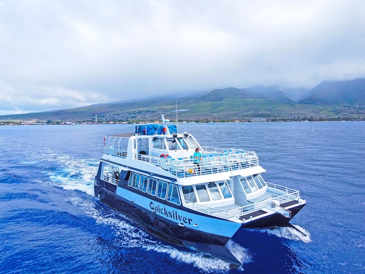 catamaran sunset cruise lahaina