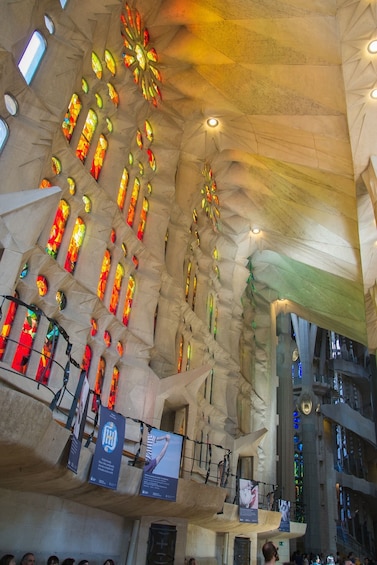 Sagrada Familia: Skip the line Guided Tour with Optional Tower