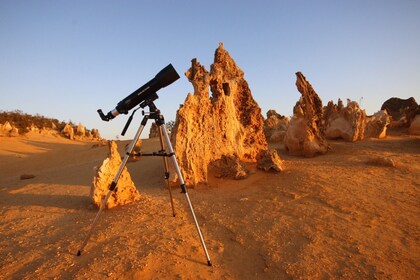 Cena al atardecer en Pinnacles y excursión de un día para observar las estr...