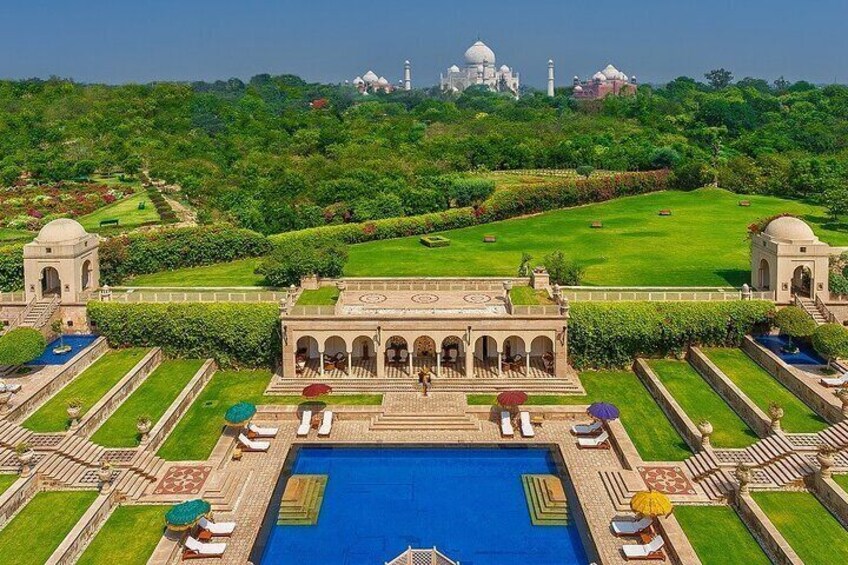 Unrestricted views of Taj Mahal from all rooms and suites of Hotel The Oberoi Amar Vilas