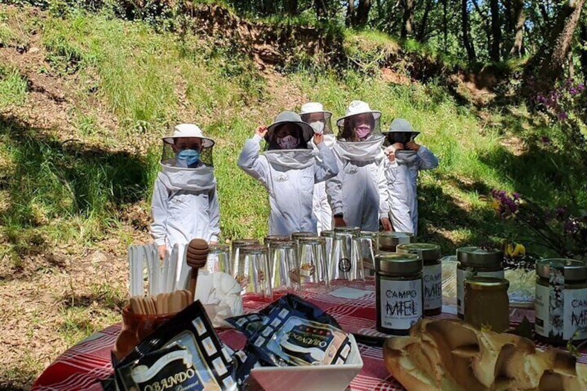 Private Visit to the Bees and Tasting in Ventosa, La Rioja