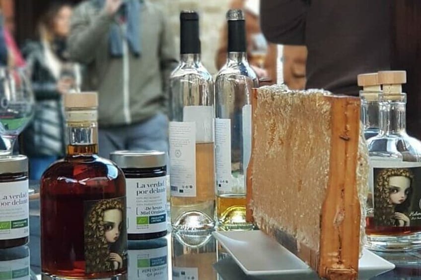 Private Visit to the Bees and Tasting in Ventosa, La Rioja