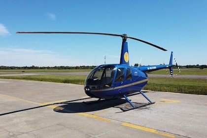 Private helicopter flight over northern Buenos Aires for 3 people